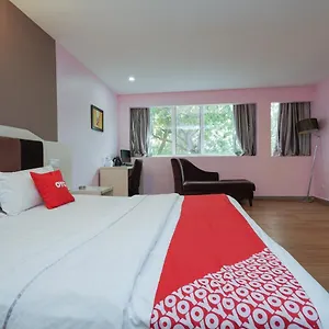 Capital O 89919 Hari Hari Hotel